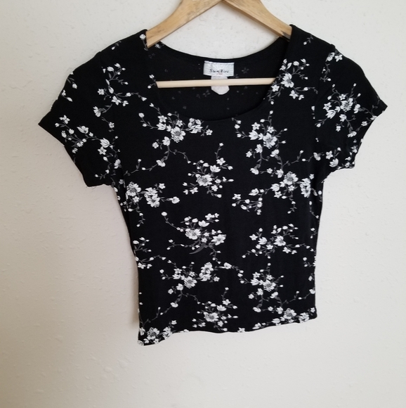 Sun Fire Vintage Stretchy Floral Crop Top - Picture 2 of 4
